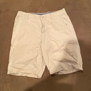 Used very good condition Columbia khaki shorts 7 inch inseam